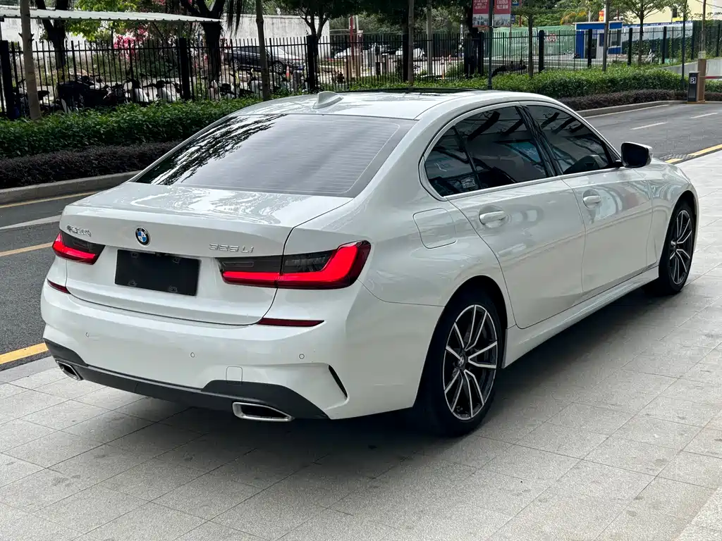 BMW 3 Series 2022 — фото 11