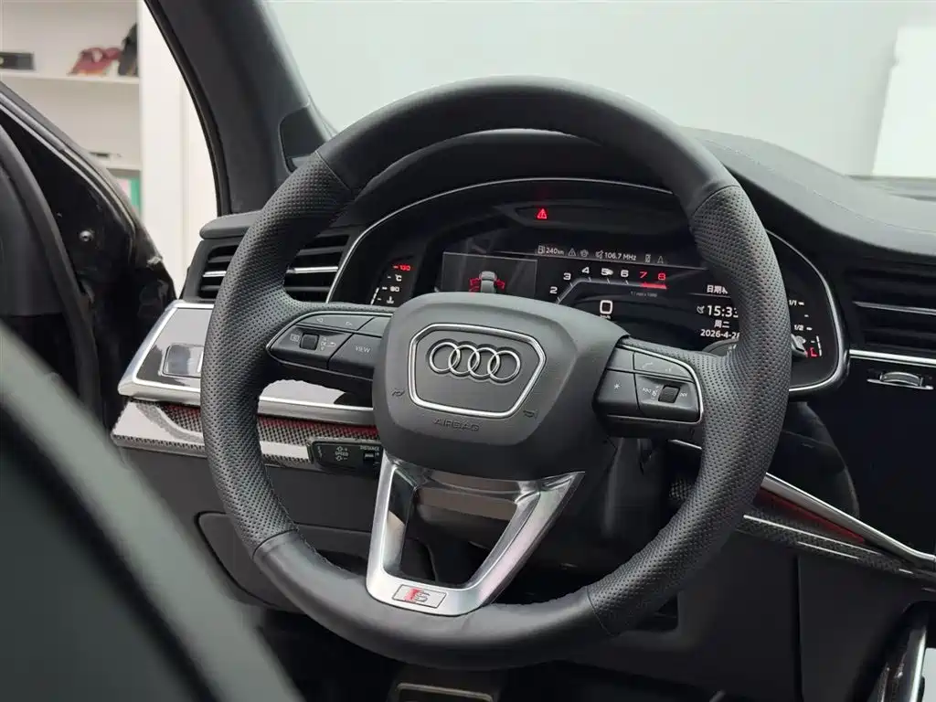 Audi SQ7 2024 — фото 12