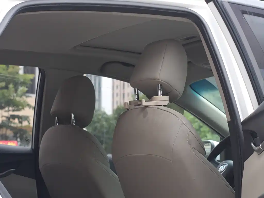 Buick Excelle 2015 — фото 16
