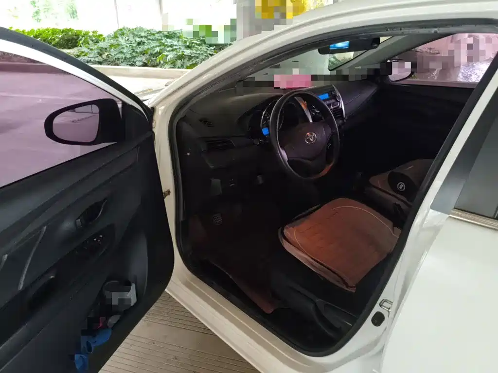 Toyota Vios 2015 — фото 14