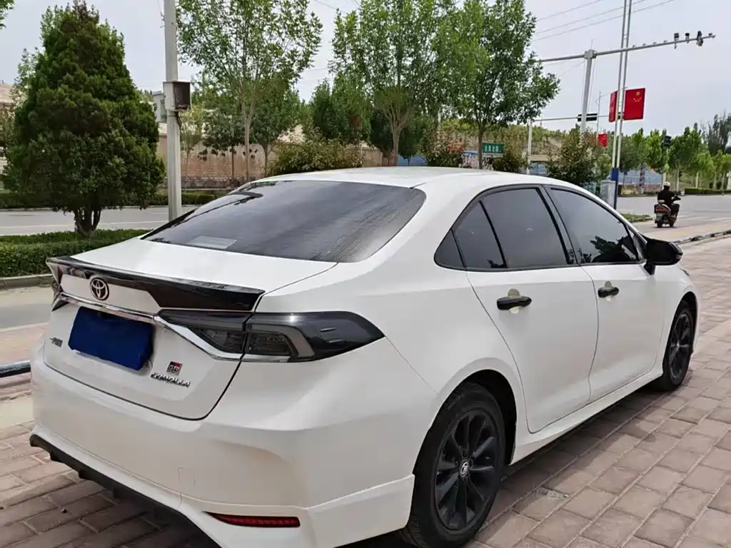 Toyota Corolla 2022 — фото 11