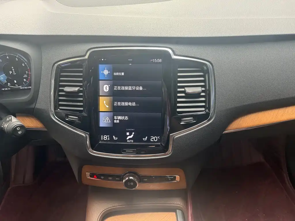 Volvo XC90 2022 — фото 11