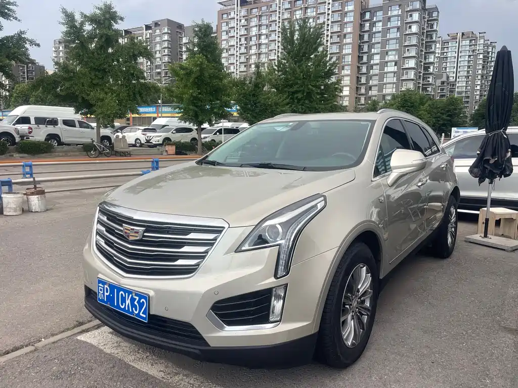 Cadillac XT5 2017 — фото 1
