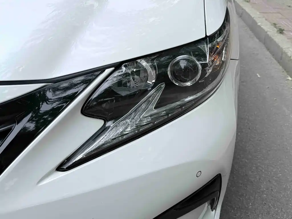 Lexus ES 2017 — фото 16