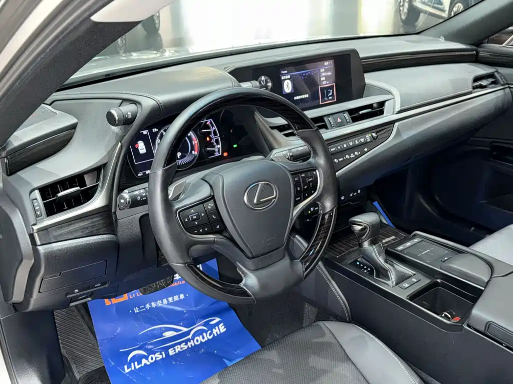 Lexus ES 2021 — фото 10