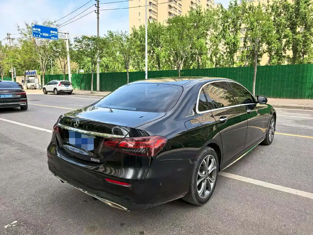 Mercedes-Benz E-Class 2020 — фото 9