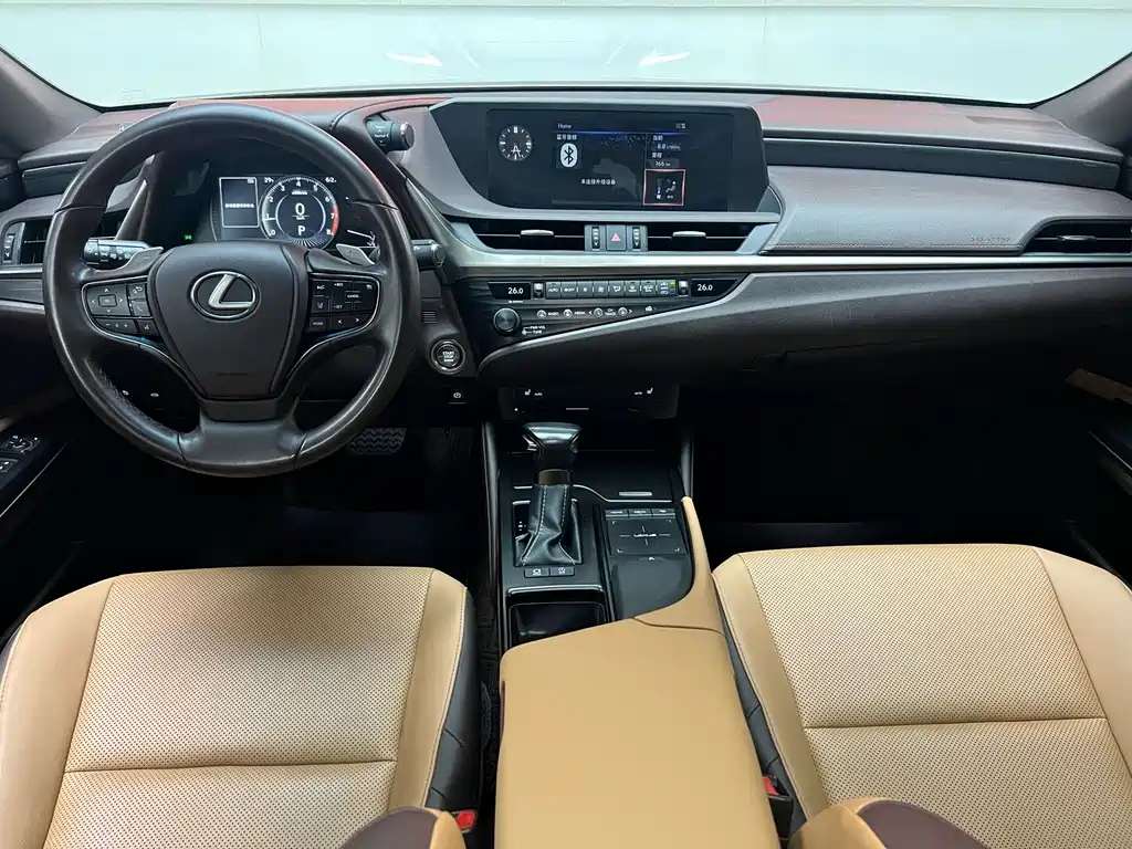 Lexus ES 2020 — фото 12