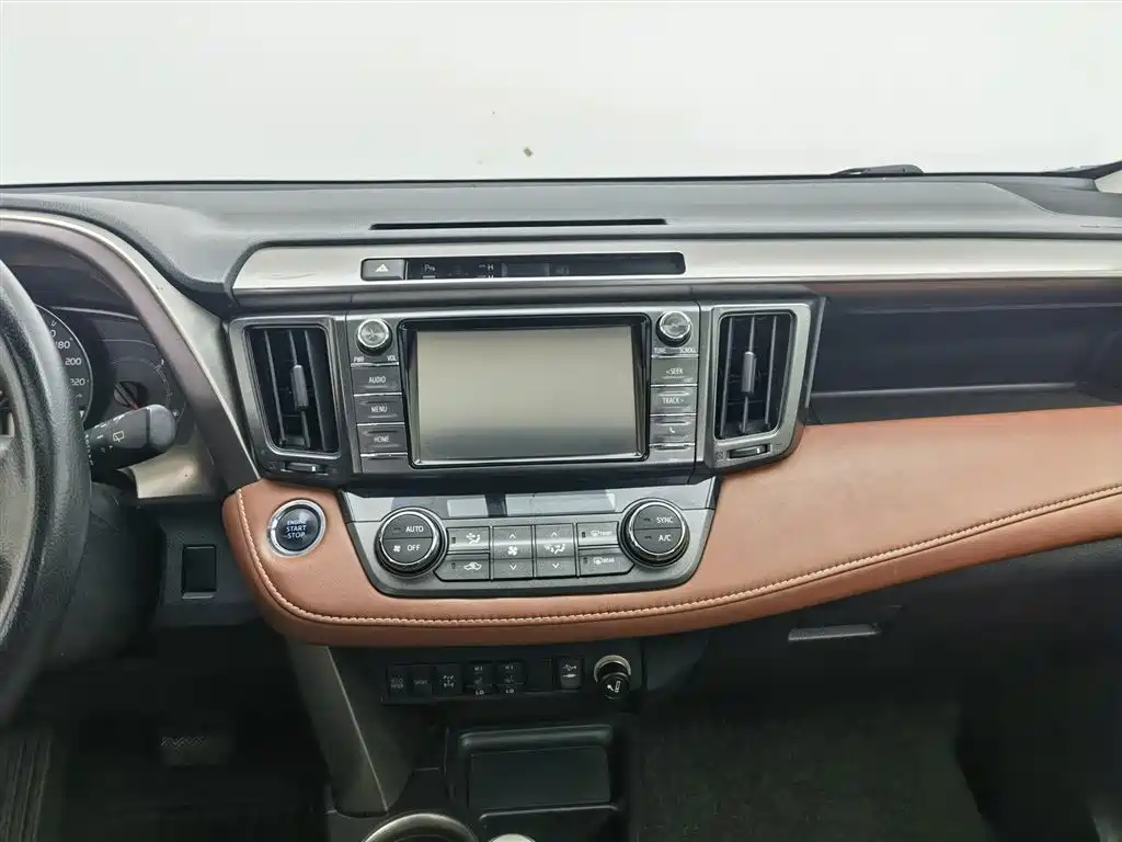 Toyota RAV4 2015 — фото 12