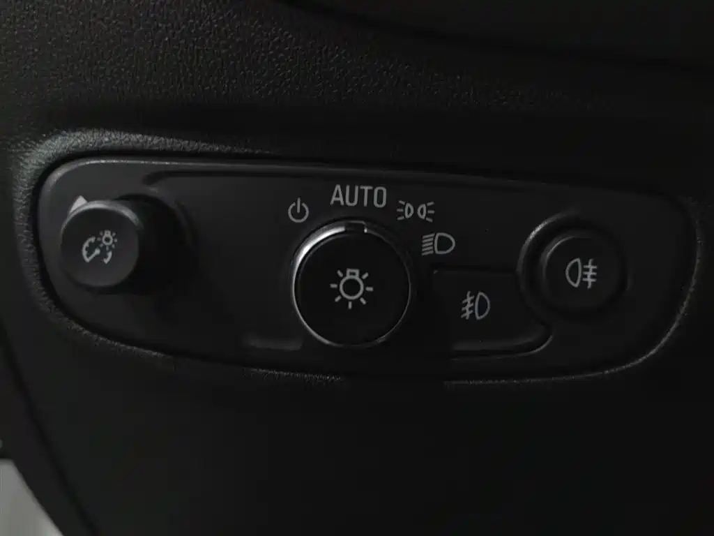 Chevrolet Equinox 2019 — фото 21