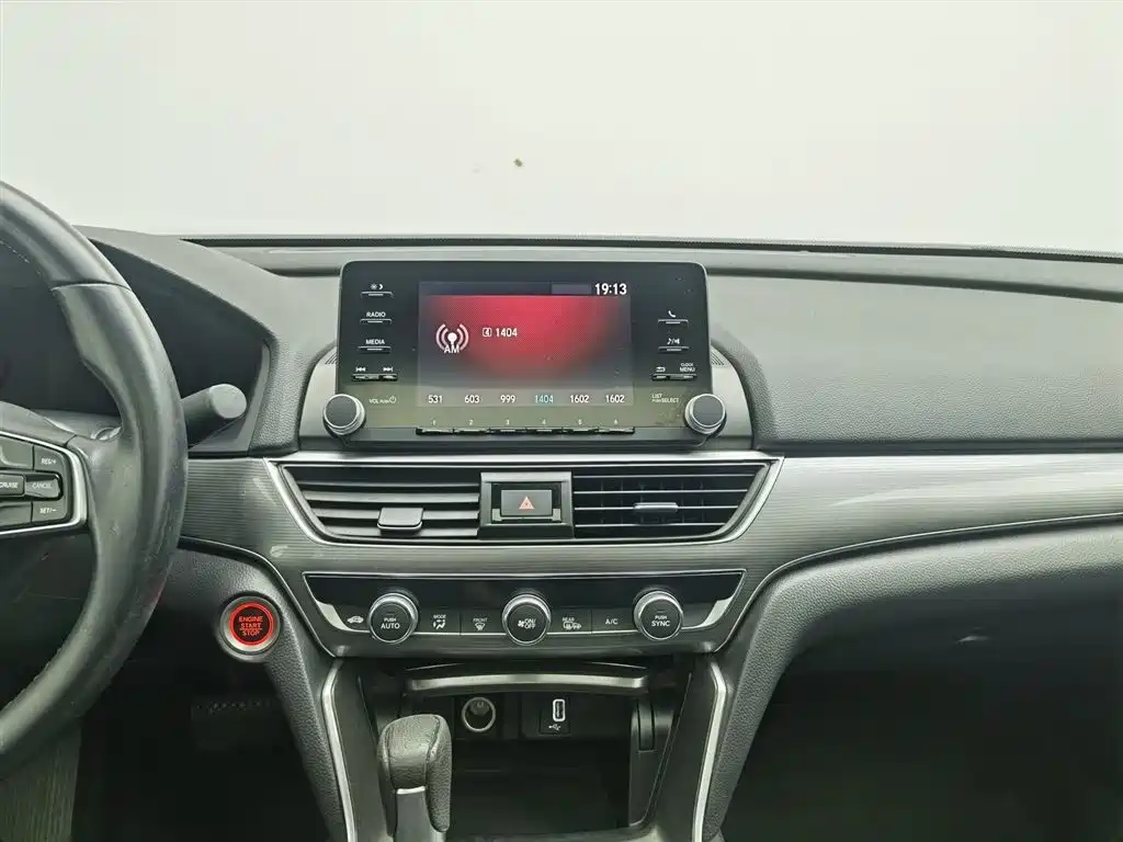 Honda Accord 2018 — фото 12