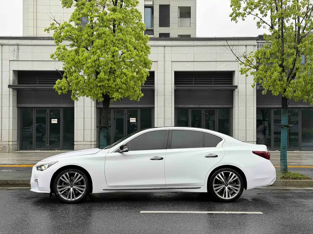 Infiniti Q50L 2018 — фото 3
