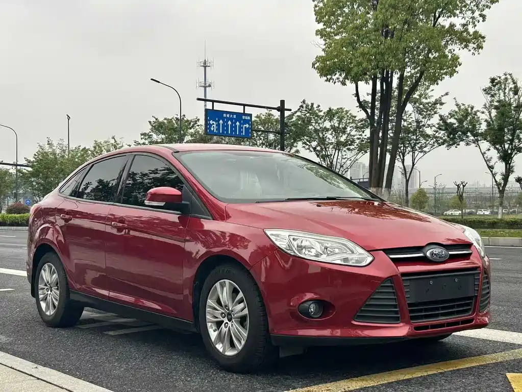 Ford Focus 2015 — фото 7