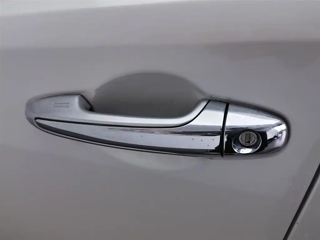 Toyota RAV4 2015 — фото 18