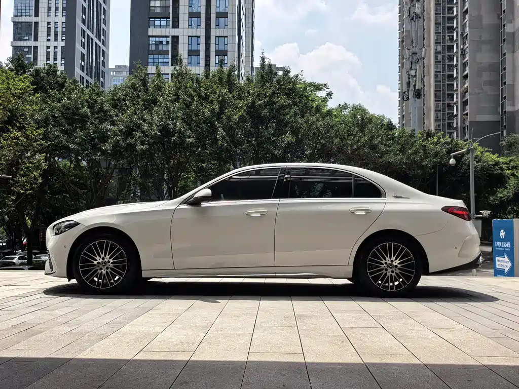 Mercedes-Benz C-Class 2024