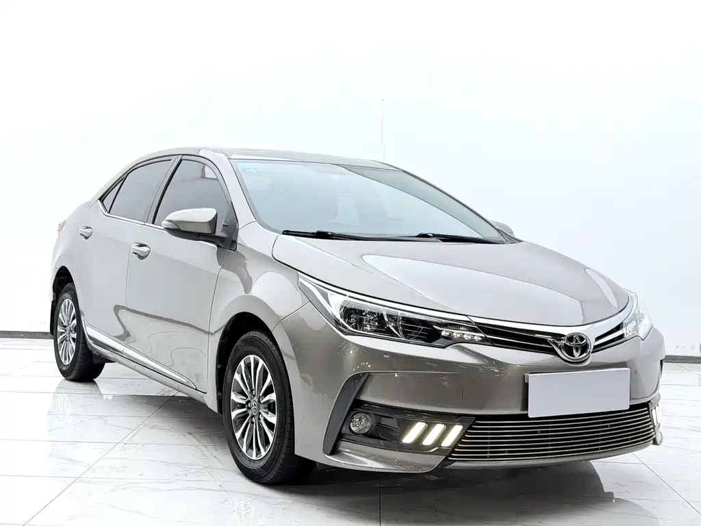 Toyota Corolla 2017 — фото 3