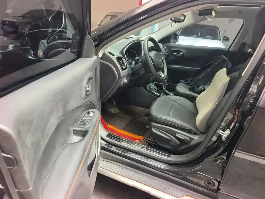 Jeep Compass 2020 — фото 13
