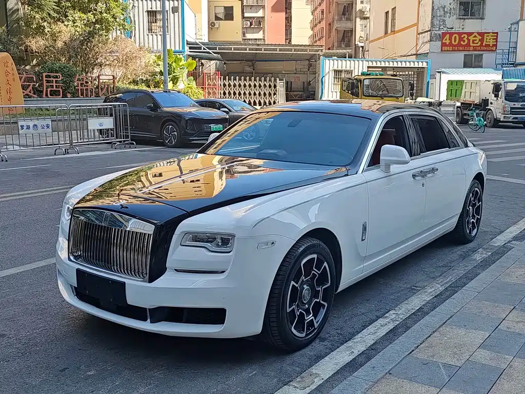 Rolls-Royce Ghost 2013 — фото 1