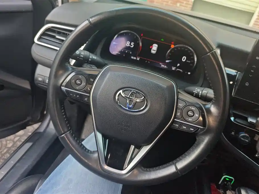 Toyota Camry 2022 — фото 15