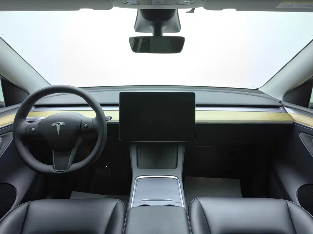 Tesla Model Y 2023 — фото 7