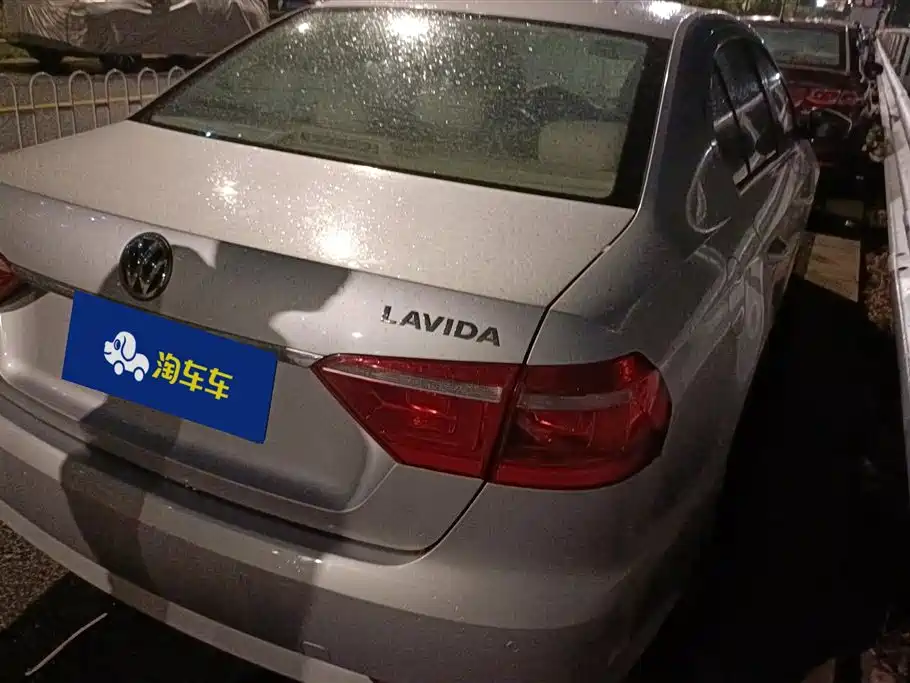 Volkswagen Lavida 2013