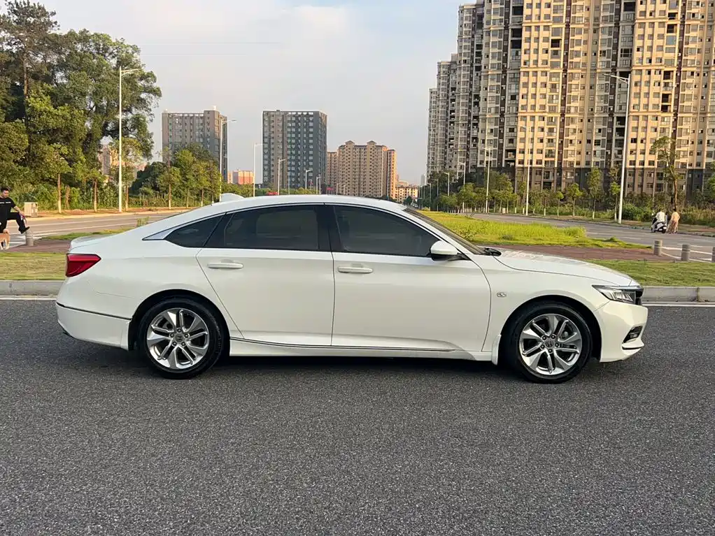 Honda Accord 2020 — фото 22