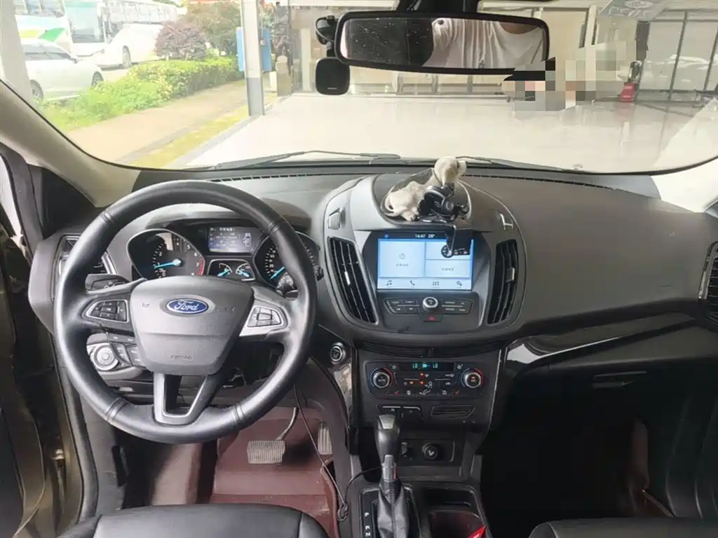 Ford Kuga 2017 — фото 10