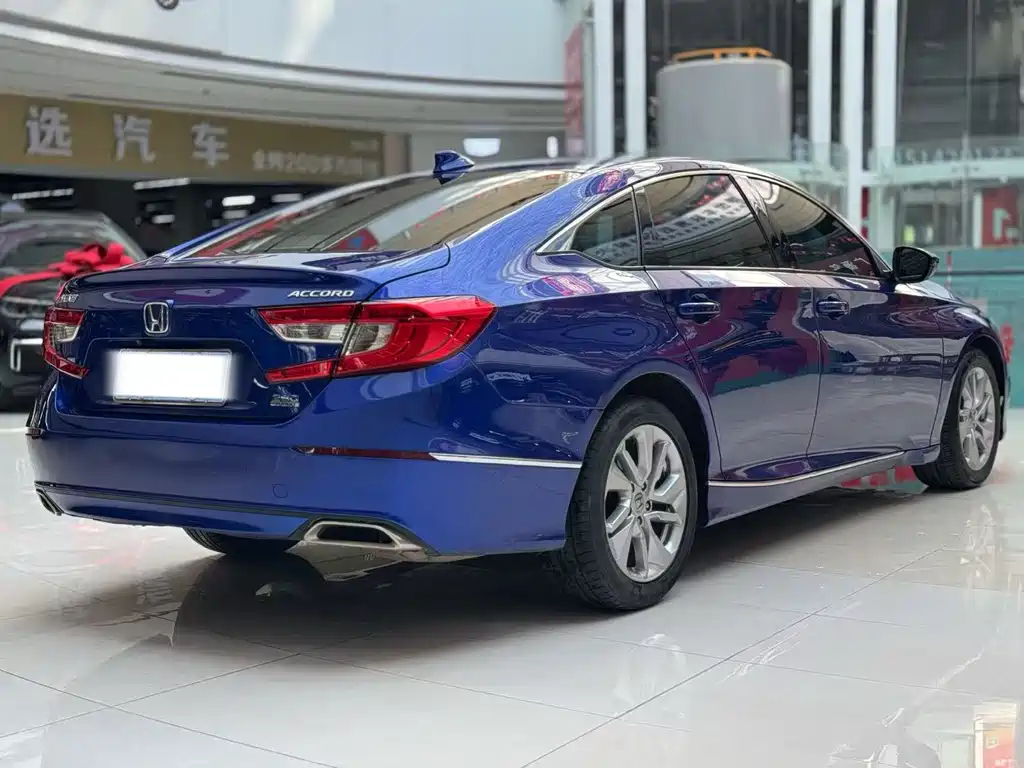 Honda Accord 2018 — фото 9