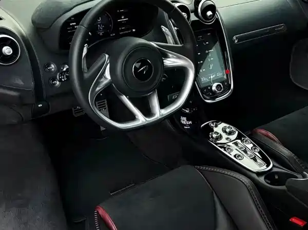 McLaren GT 2023