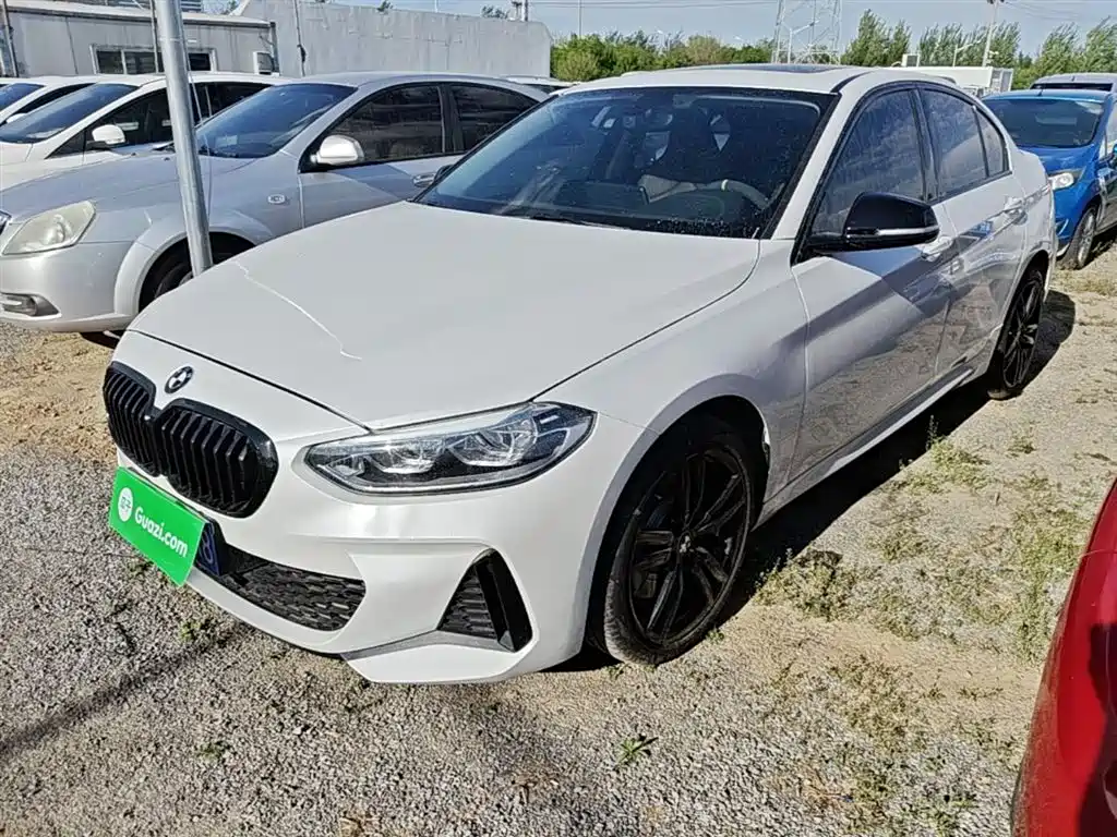 BMW 1 Series 2023 — фото 1