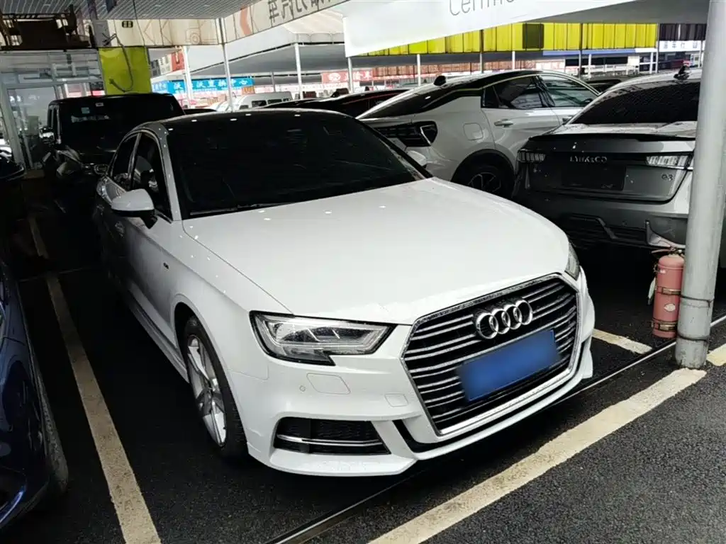 Audi A3 2019 — фото 4