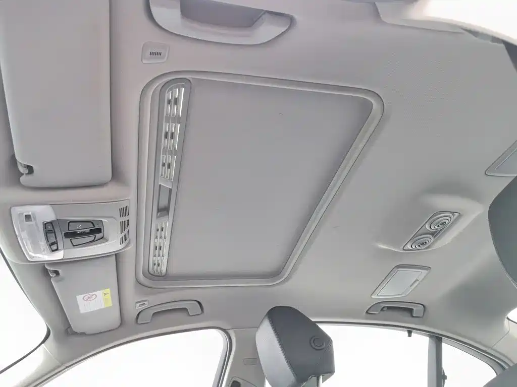 BMW 3 Series 2017 — фото 14