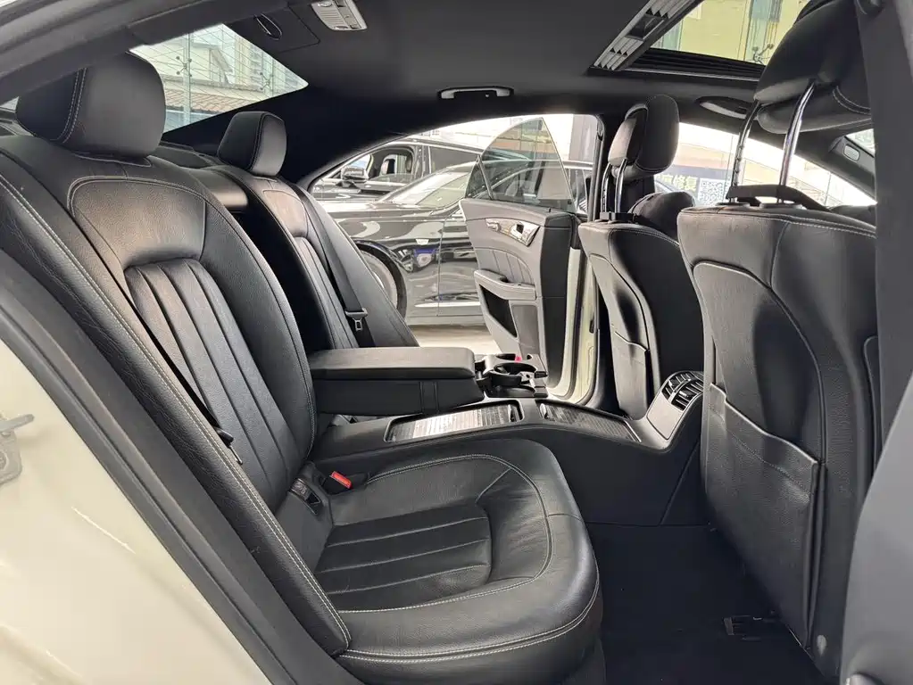 Mercedes-Benz CLS 2017 — фото 15