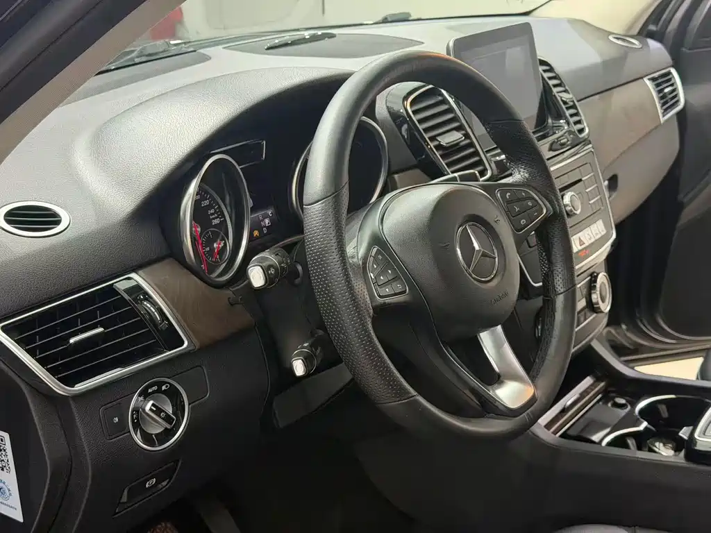Mercedes-Benz GLE 2017 — фото 4