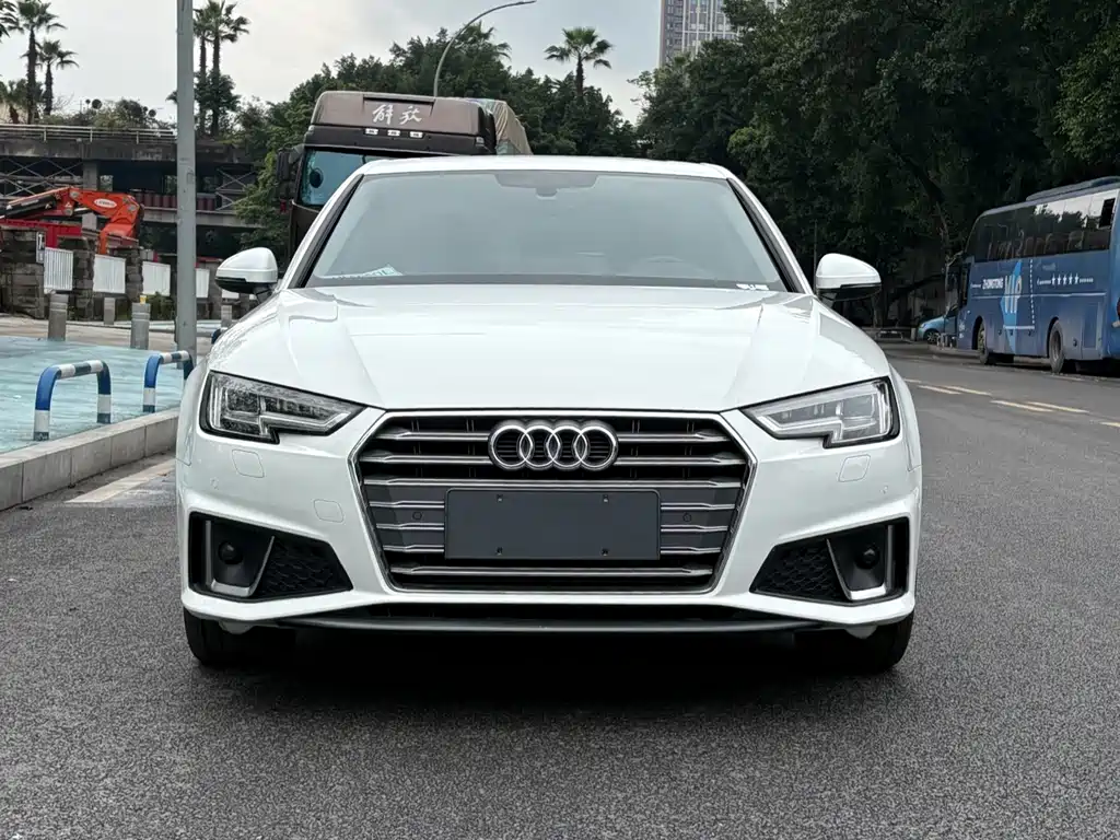 Audi A4L 2019 — фото 2