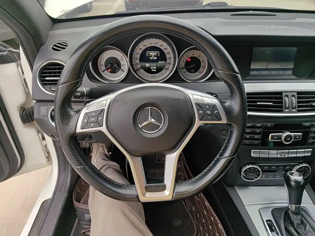 Mercedes-Benz C-Class 2014 — фото 11