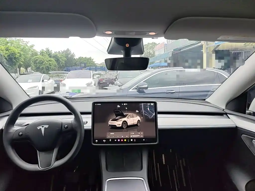 Tesla Model Y 2024 — фото 10