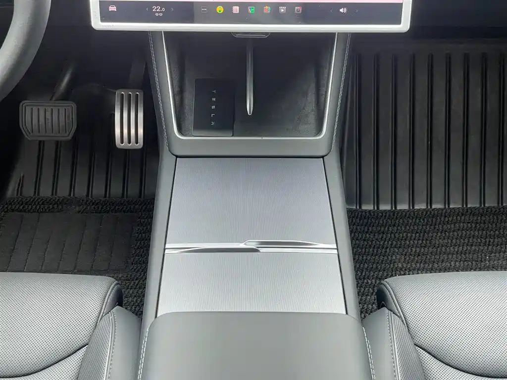 Tesla Model Y L 2025 — фото 31