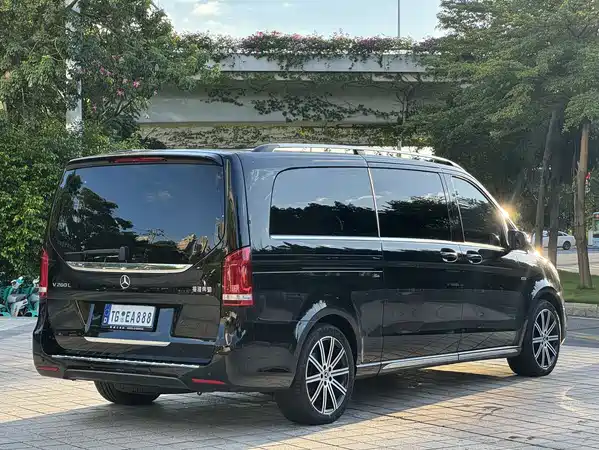 Mercedes-Benz V-Class 2023