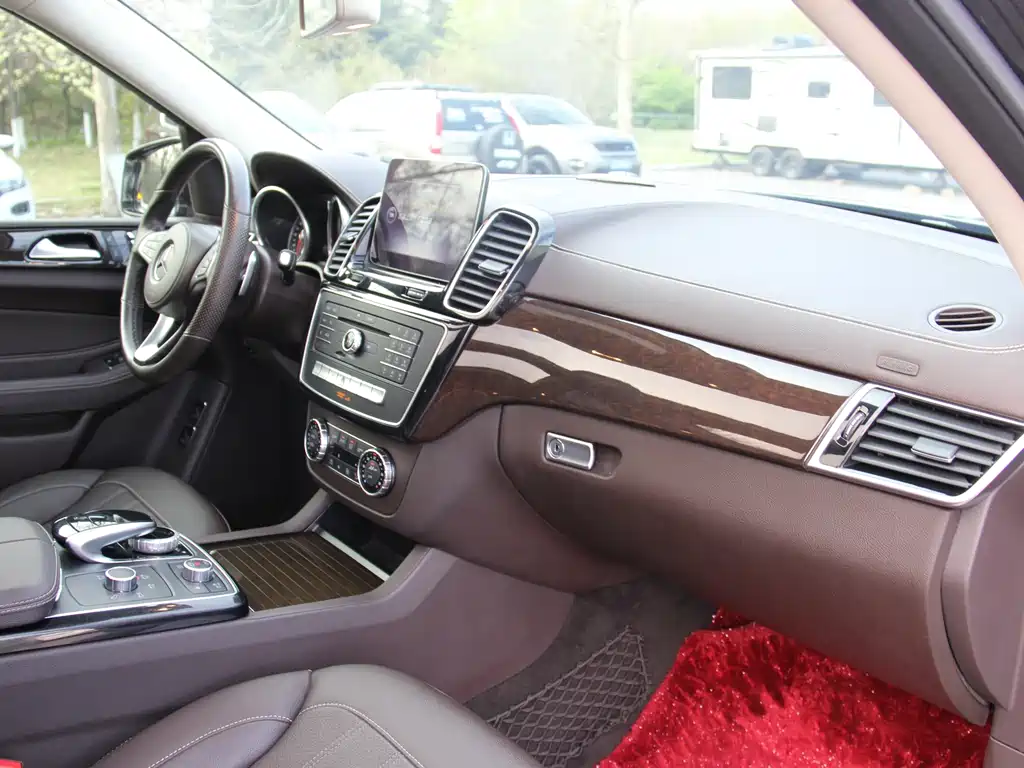 Mercedes-Benz GLS 2018 — фото 16