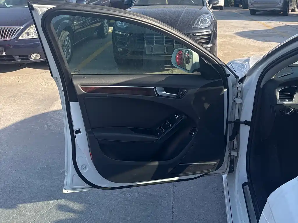 Audi A4L 2014 — фото 8