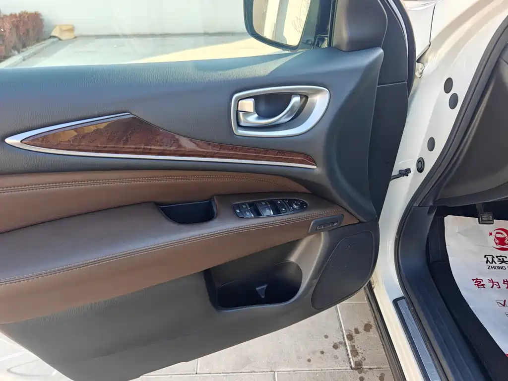 Infiniti QX60 2015 — фото 10