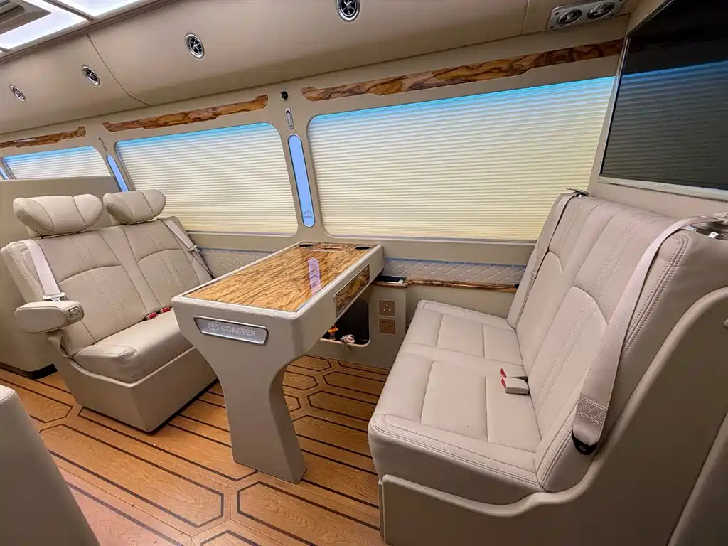 Toyota Coaster 2023 — фото 10