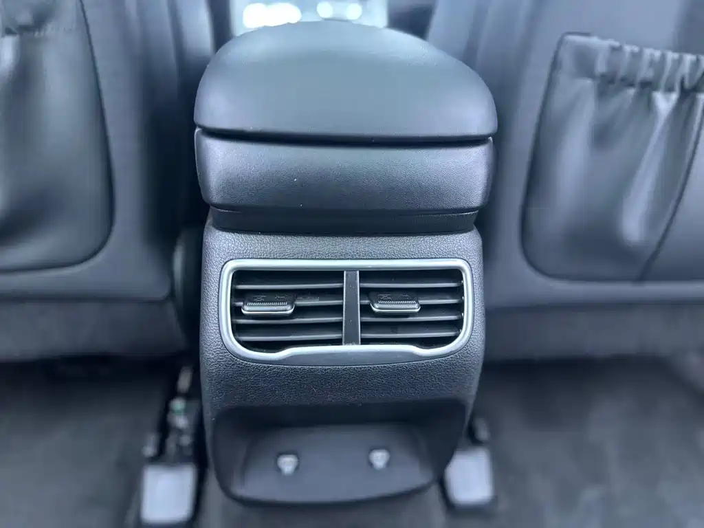 Hyundai Santa Fe 2023 — фото 22