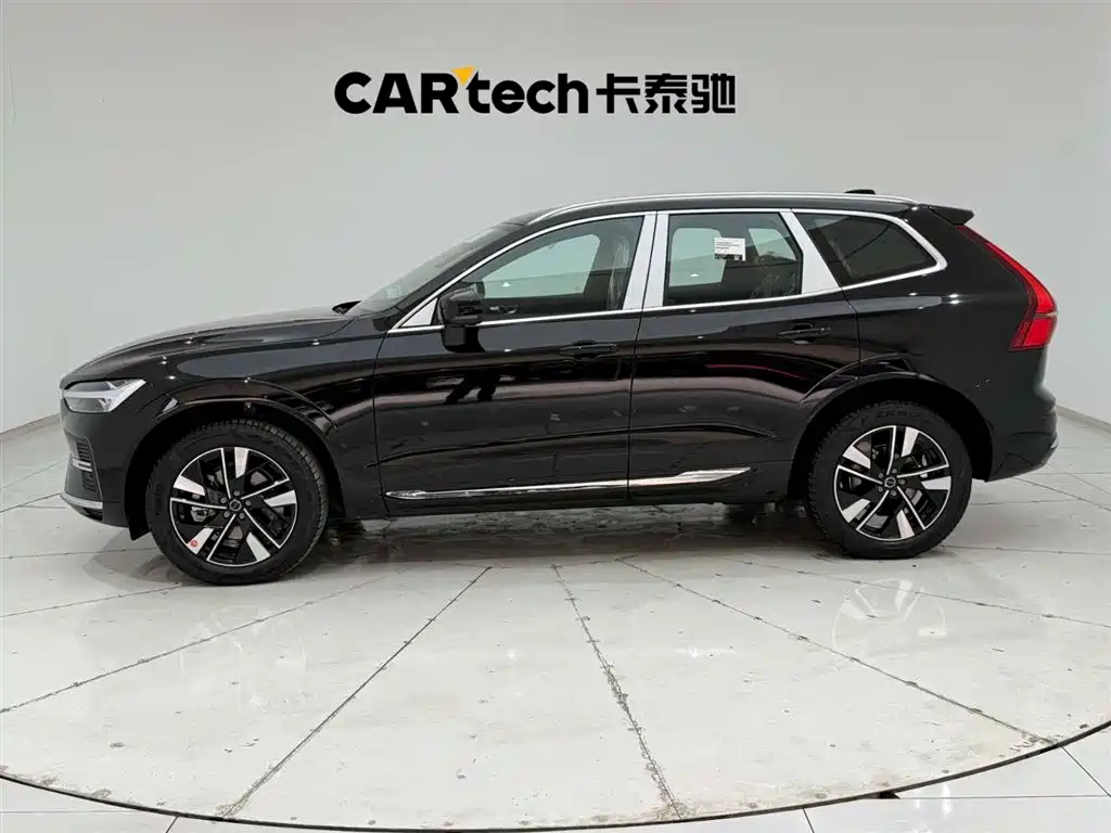Volvo XC60 2026 — фото 6