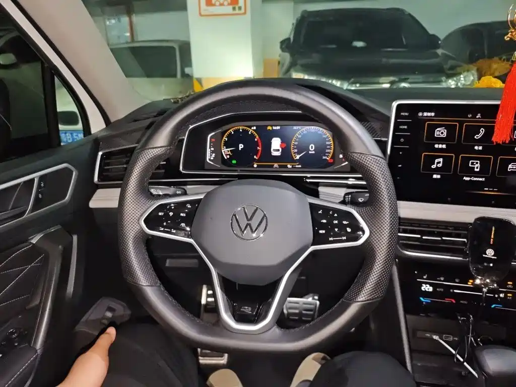Volkswagen Tiguan L 2022 — фото 3