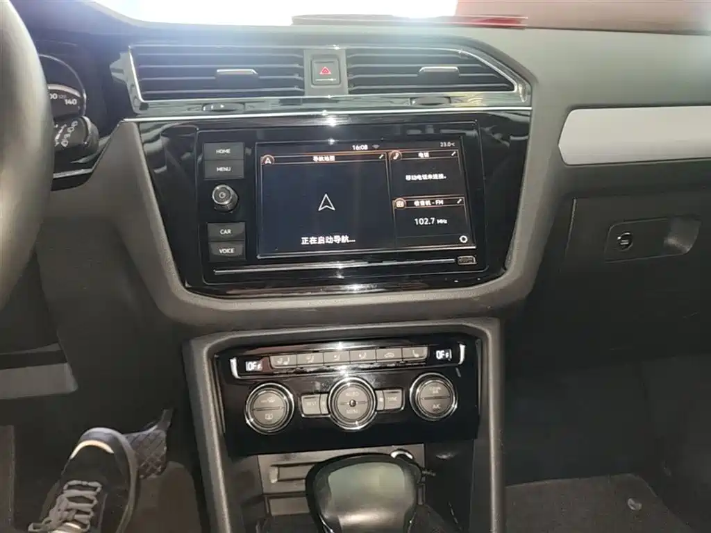 Volkswagen Tiguan L 2019 — фото 13