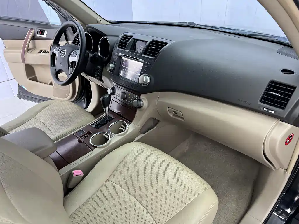 Toyota Highlander 2013 — фото 10