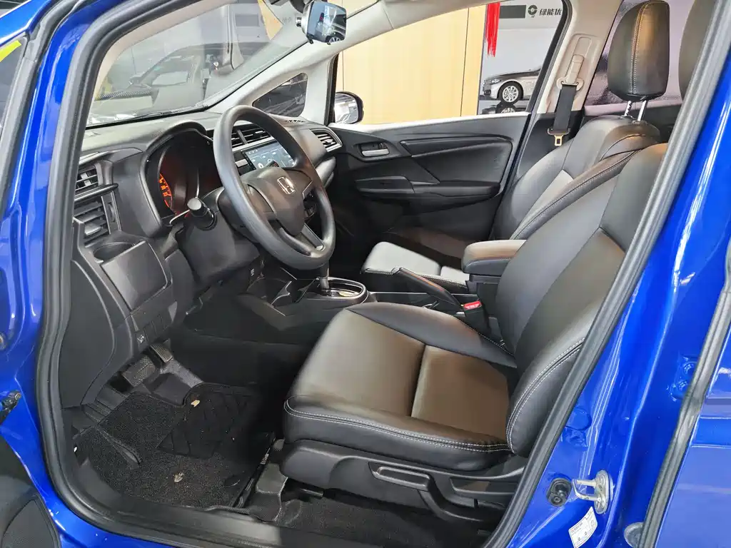Honda Fit 2018 — фото 8