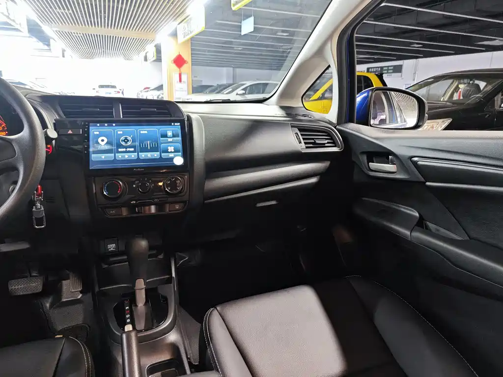 Honda Fit 2018 — фото 11