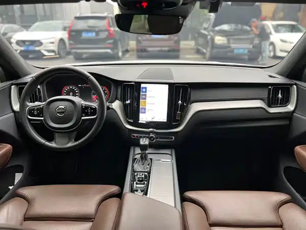 Volvo XC60 2021